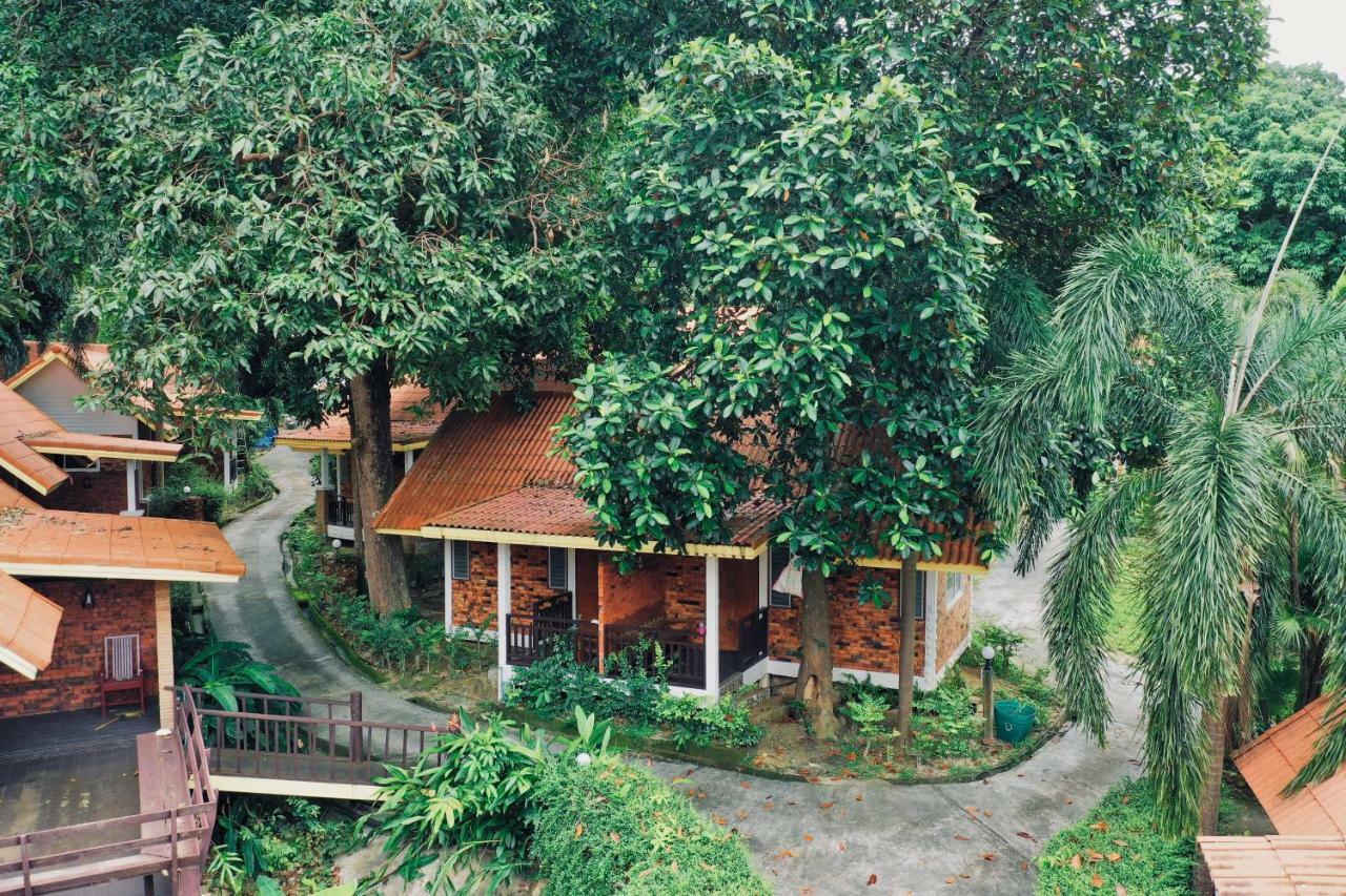 Adang Island Resort Koh Lipe Eksteriør billede